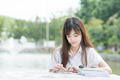 现在报成人高考要哪些要求,哪些话是空话,成人高考是国家认可的学历教育,拿毕业证得到国家的认可,学信网可查学籍,大专本科学历有你报名,稳定毕业。